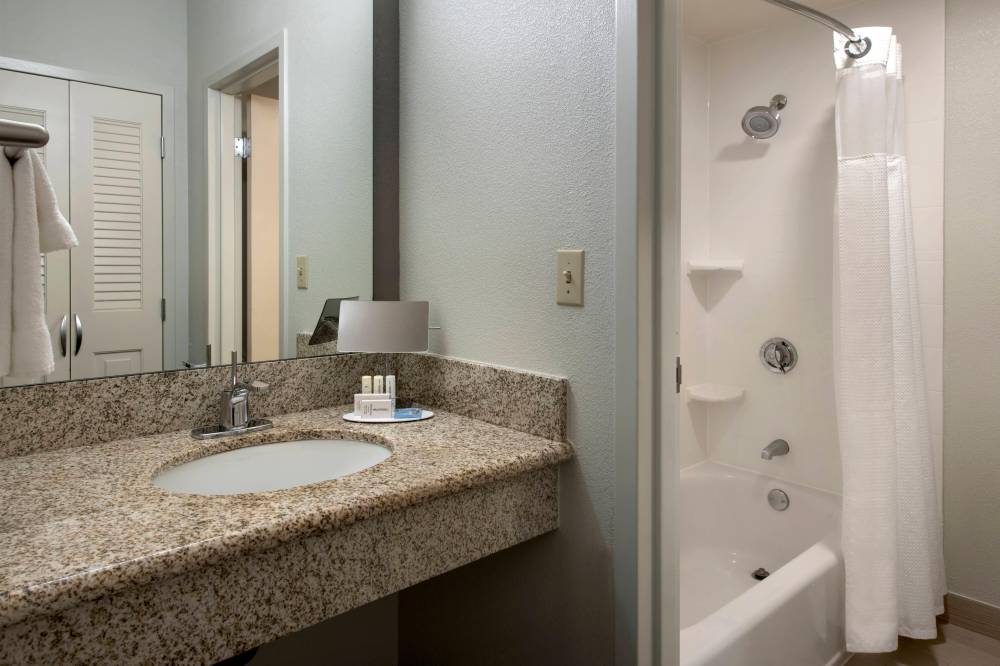 Guest Room Bathroom