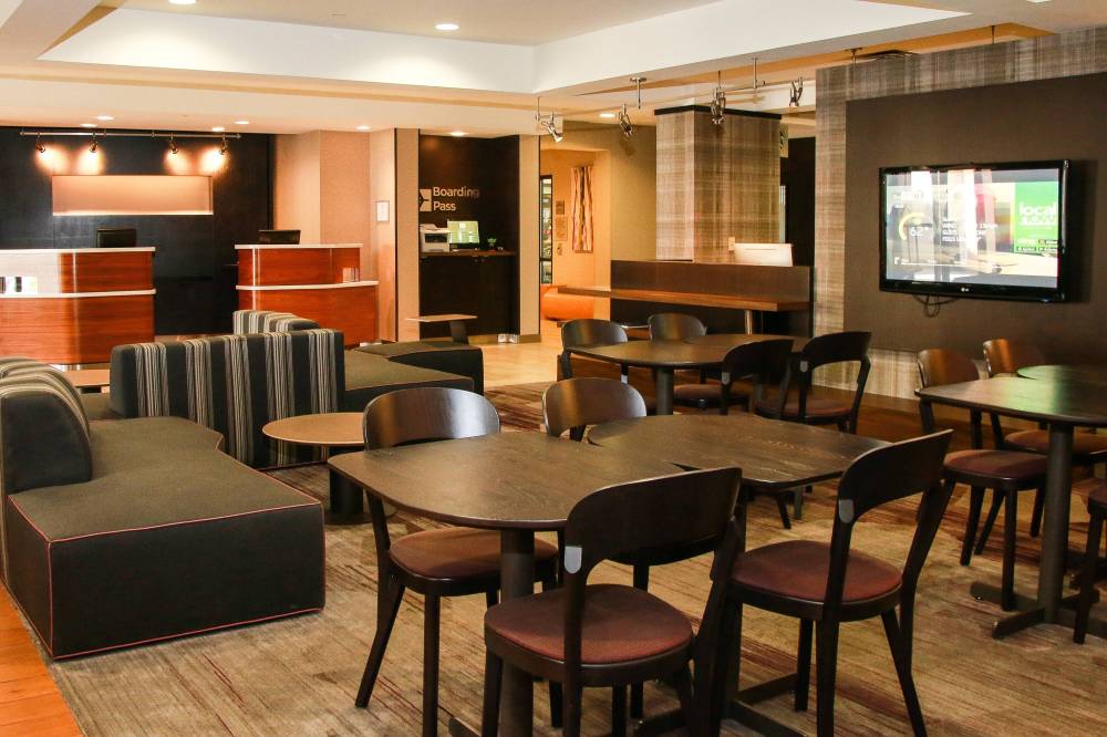 Courtyard By Marriott Chesapeake Greenbrier 7