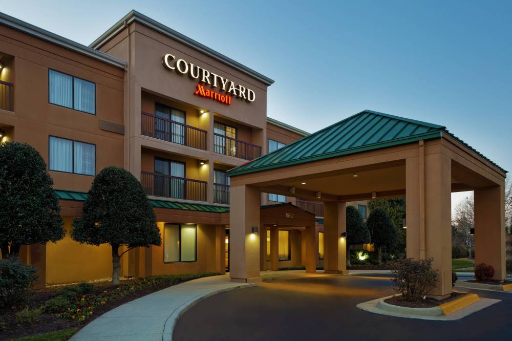 Courtyard By Marriott Chesapeake Greenbrier 4