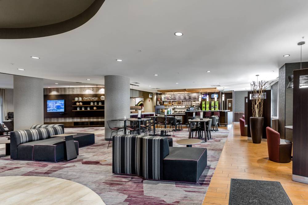 Courtyard By Marriott Columbus Easton 8