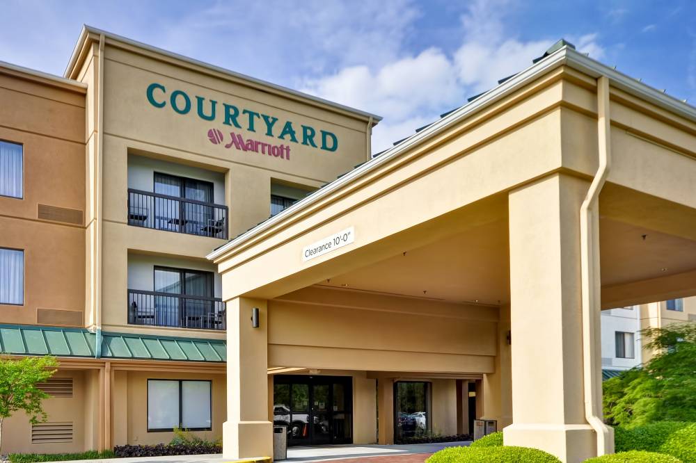 Courtyard By Marriott Dalton 5