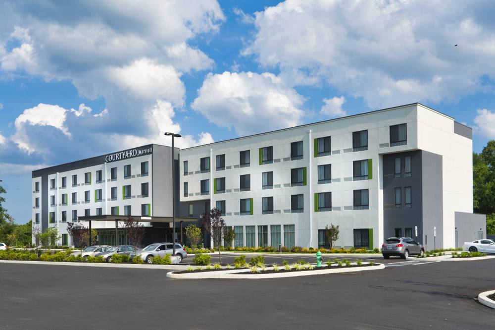 Courtyard By Marriott Deptford 2