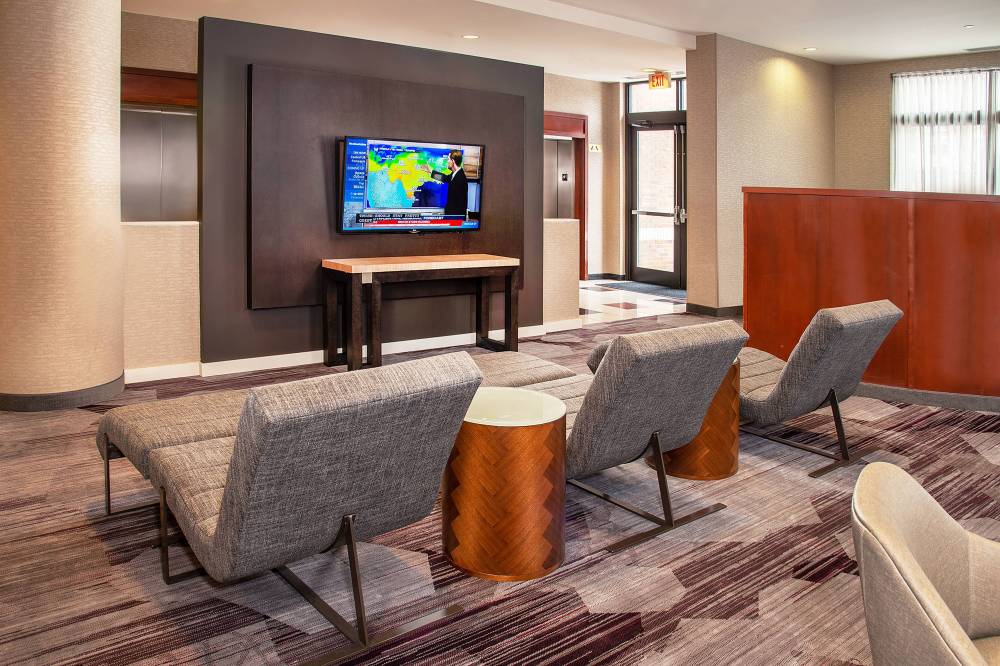 Courtyard By Marriott Dunn Loring Fairfax 9