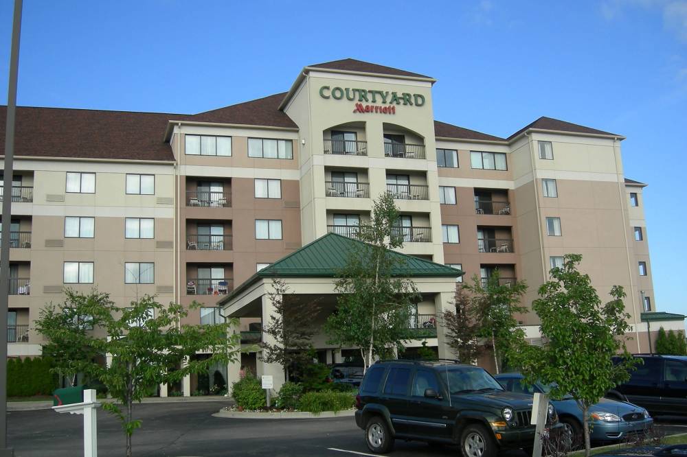 Courtyard By Marriott Erie Ambassador Conference Center 6