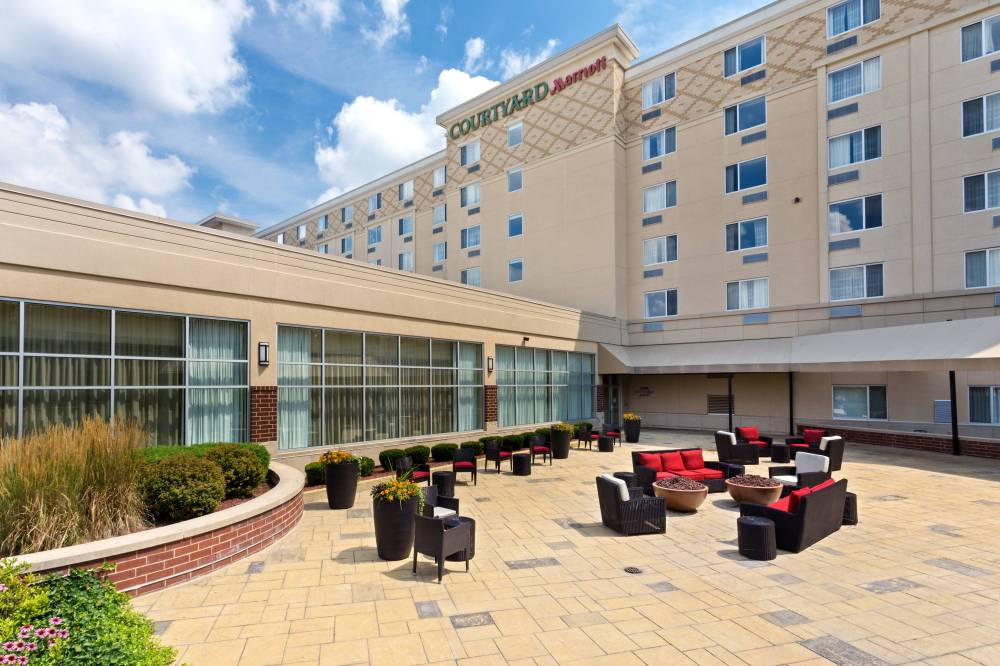 Courtyard By Marriott Fort Wayne Downtown At Grand Wayne Convention Center 7