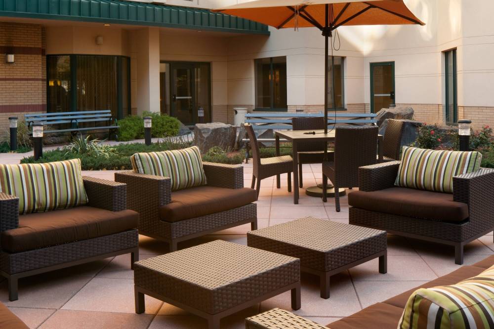 Courtyard By Marriott Jersey City Newport 7