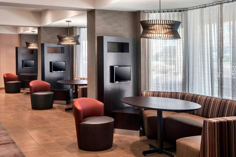 Courtyard By Marriott Jersey City Newport 9