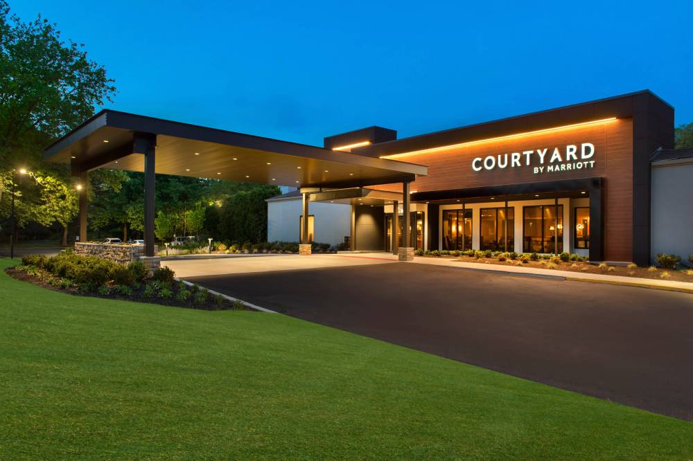 Courtyard By Marriott Lincroft Red Bank 4