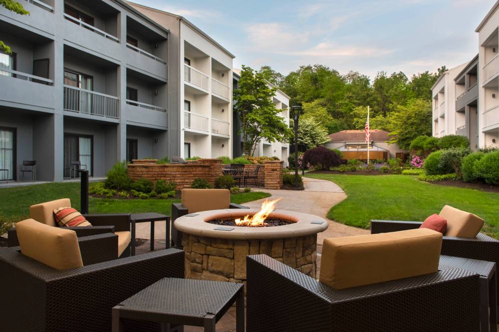 Courtyard By Marriott Lincroft Red Bank 6