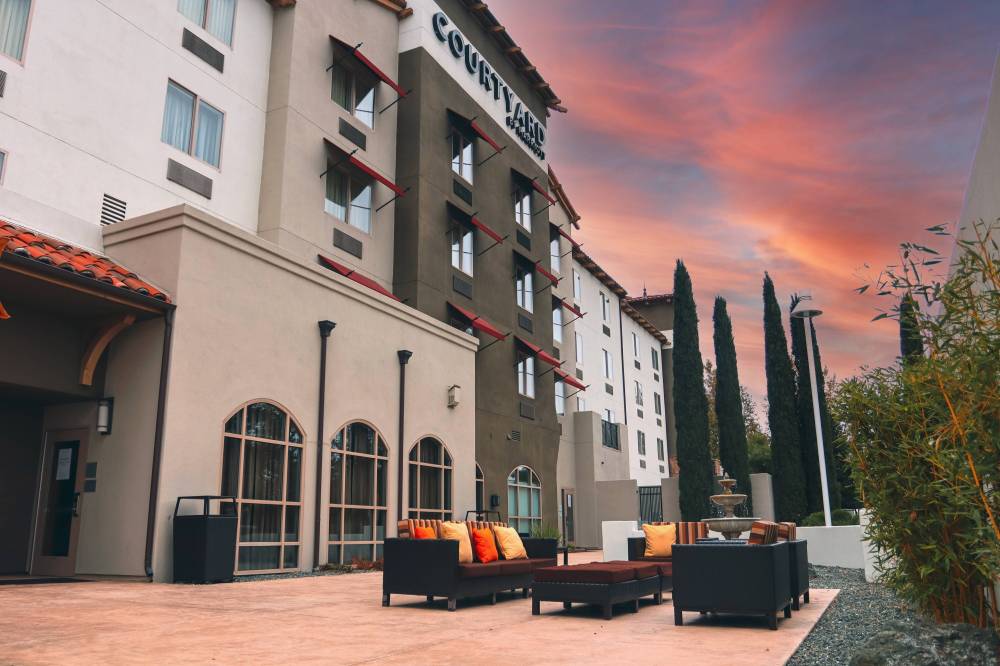 Courtyard By Marriott Paso Robles 4