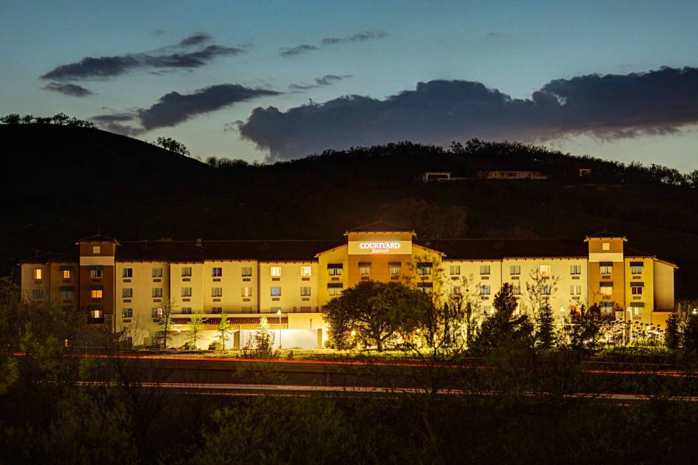 Courtyard By Marriott Paso Robles 3