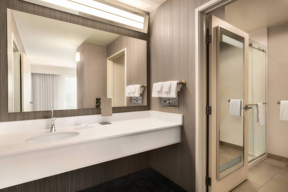 Courtyard By Marriott Philadelphia Montgomeryville 3