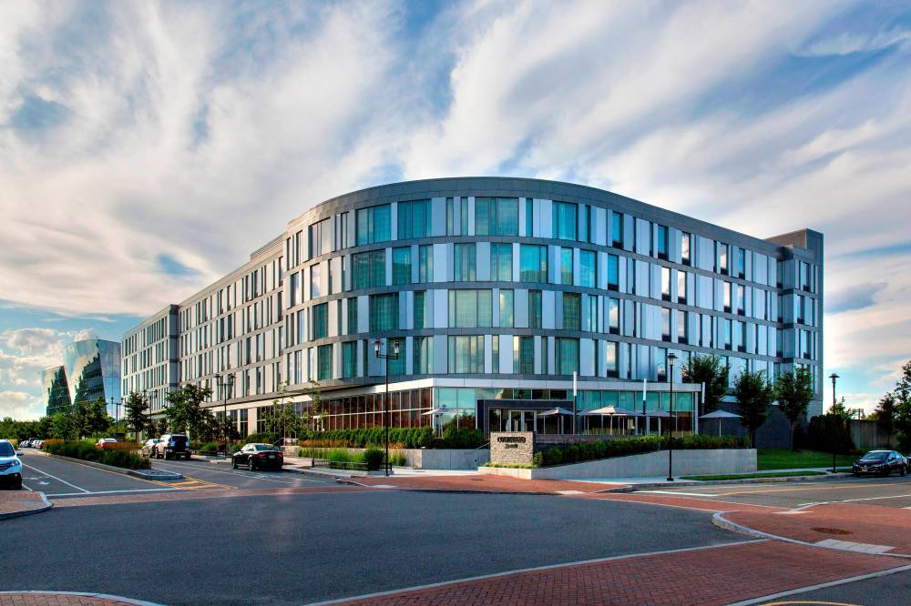 Courtyard By Marriott Philadelphia South At The Navy Yard 7