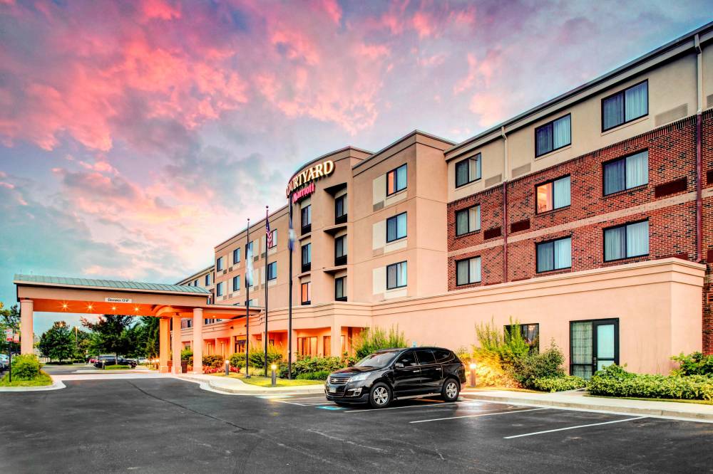 Courtyard By Marriott Richmond North-glen Allen 8