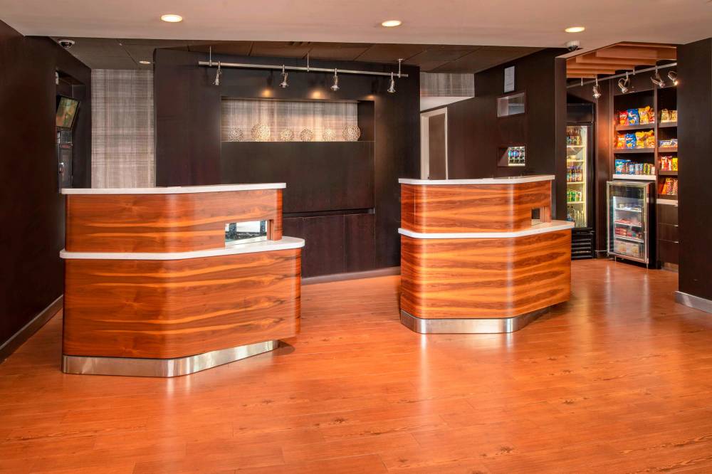 Courtyard By Marriott Rockville 5