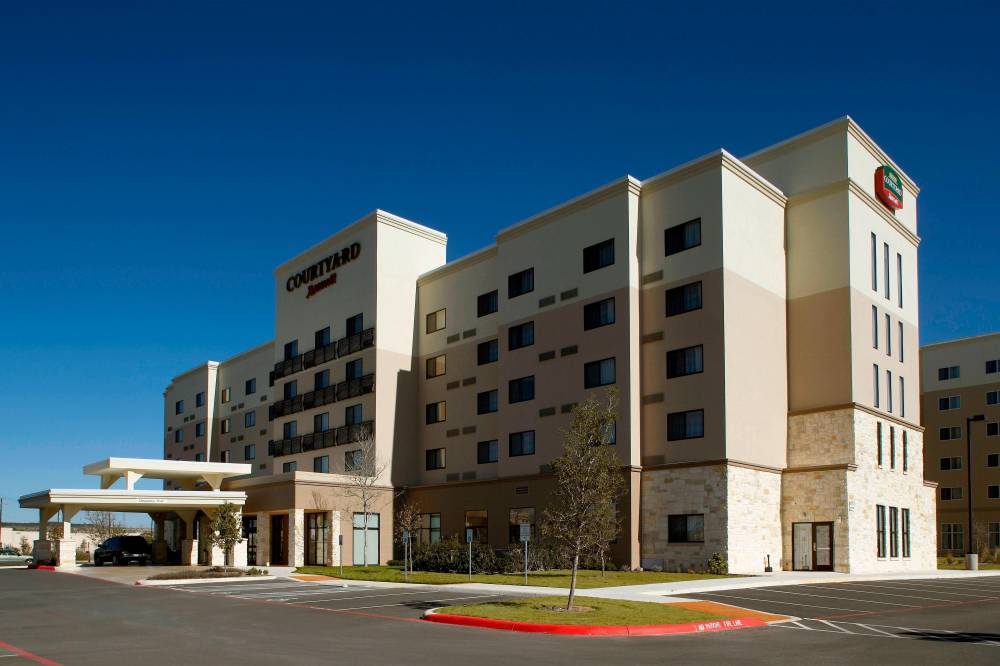 Courtyard By Marriott San Antonio Six FlagsÂ® At The Rim 4