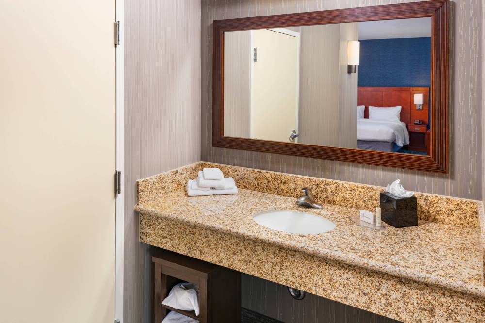 Courtyard By Marriott Santa Ana Orange County 5