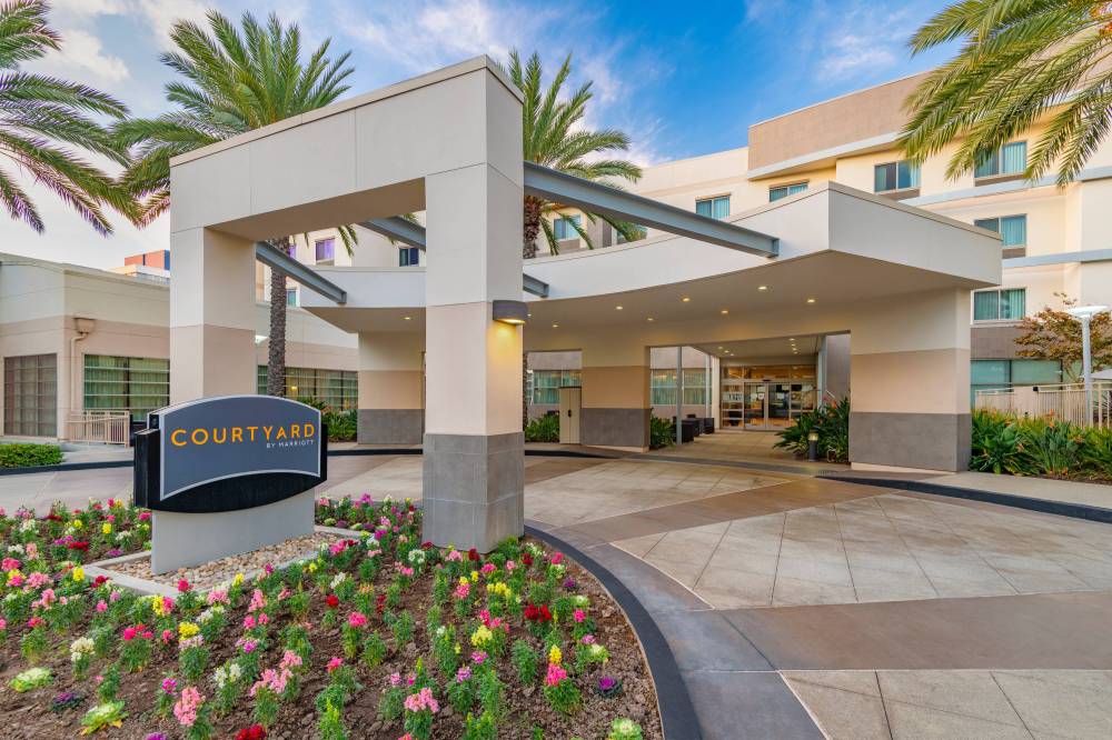 Courtyard By Marriott Santa Ana Orange County 9