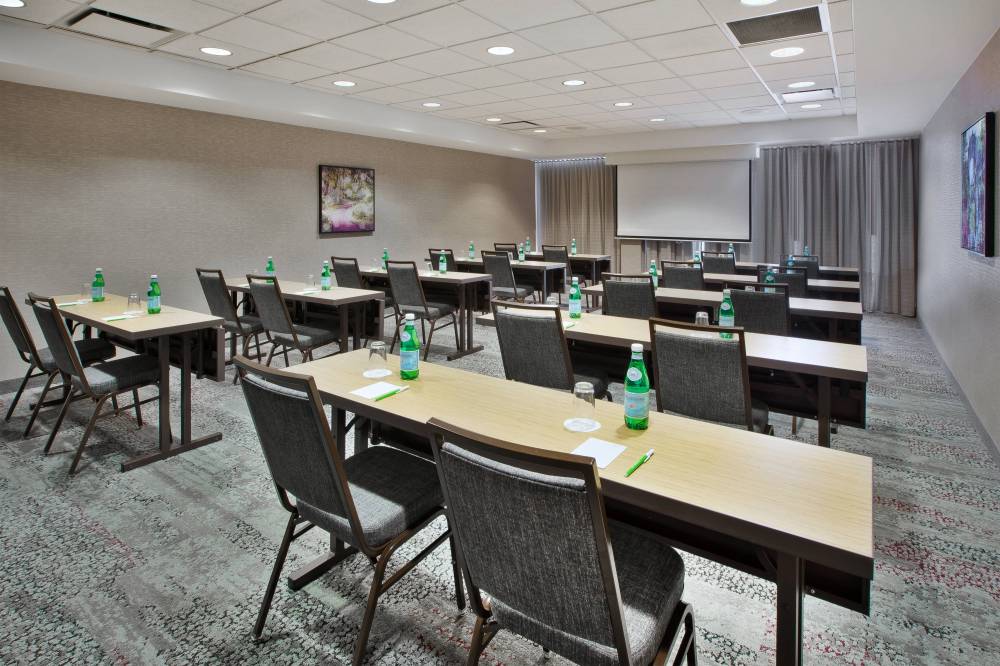 Courtyard By Marriott Somerset 7