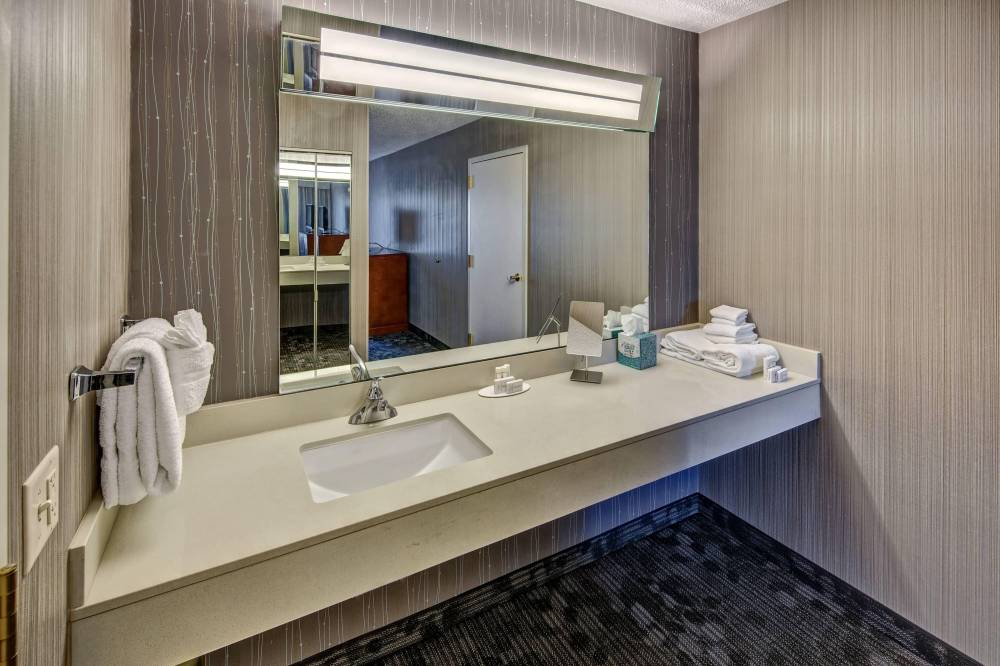 Courtyard By Marriott Springfield 2