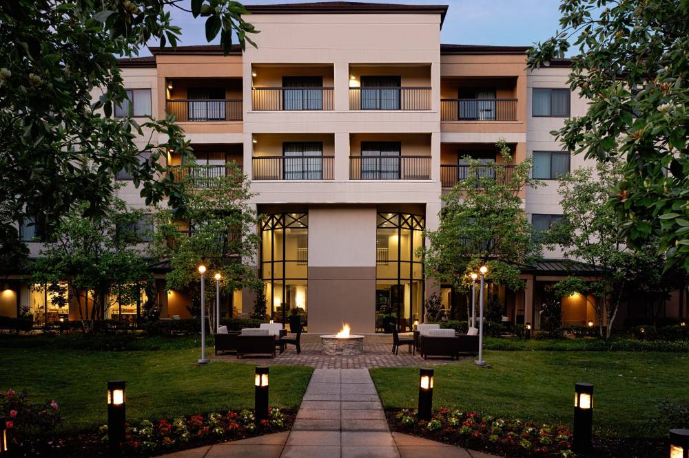 Courtyard By Marriott Springfield 10