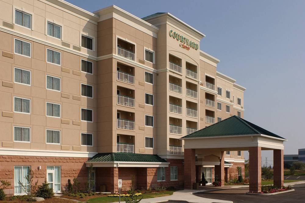 Courtyard By Marriott Toronto Markham 4