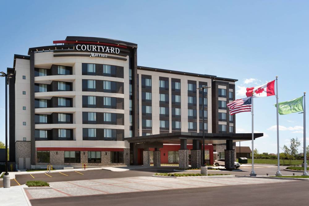 Courtyard By Marriott Toronto Mississauga-west 6