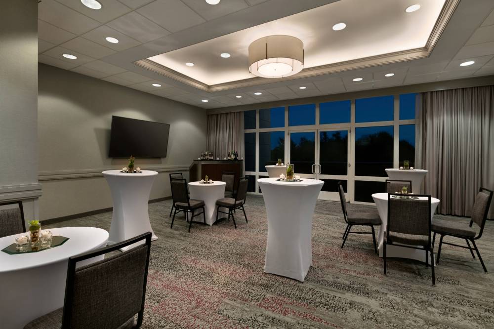 Courtyard By Marriott Tysons Mclean 10