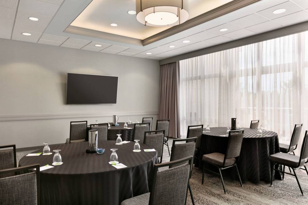 Courtyard By Marriott Tysons Mclean 9