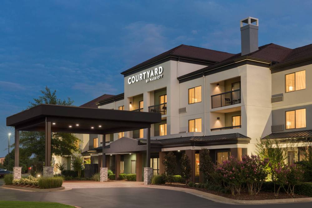 Courtyard Central Marriott 5