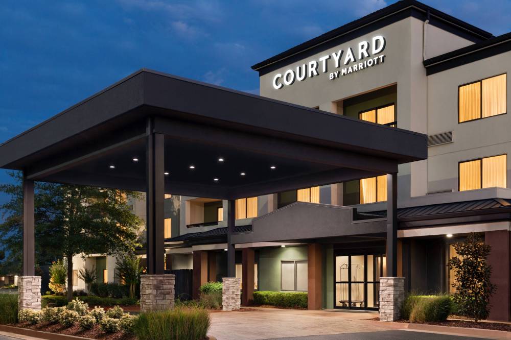 Courtyard Central Marriott 6