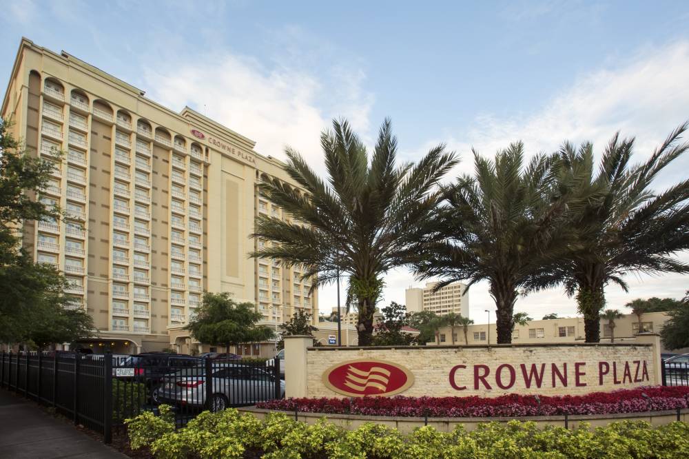 Crowne Plaza Downtown 4