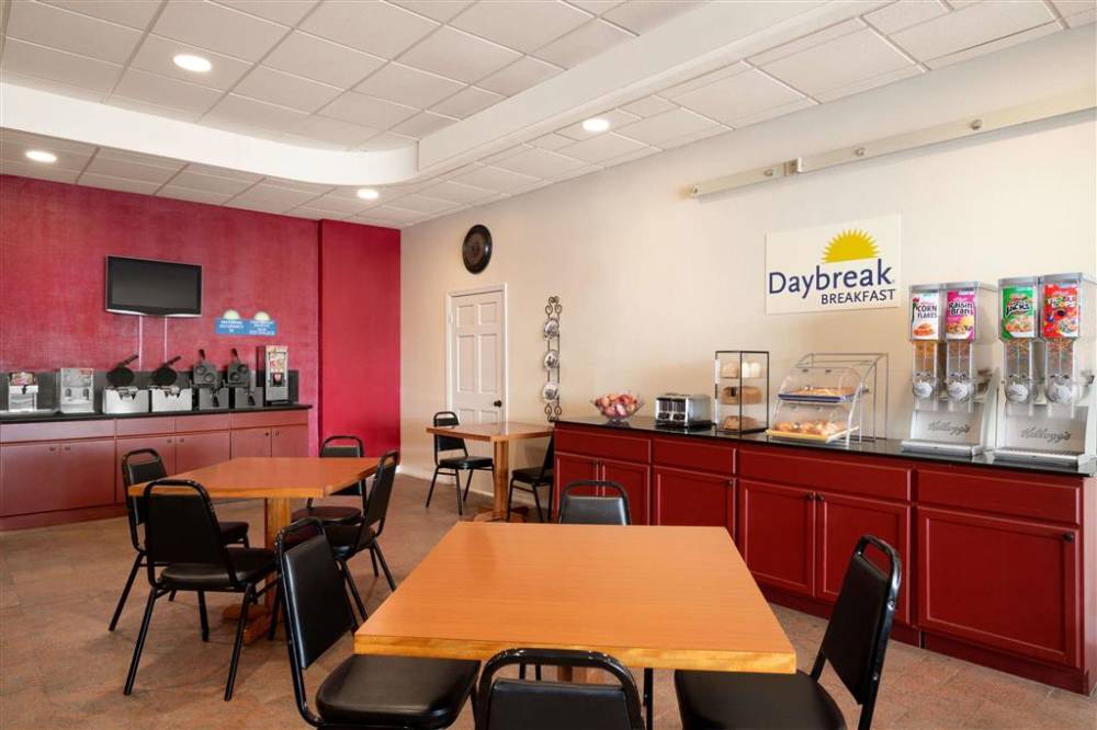 Days Hotel By Wyndham Allentown Airport / Lehigh Valley 5