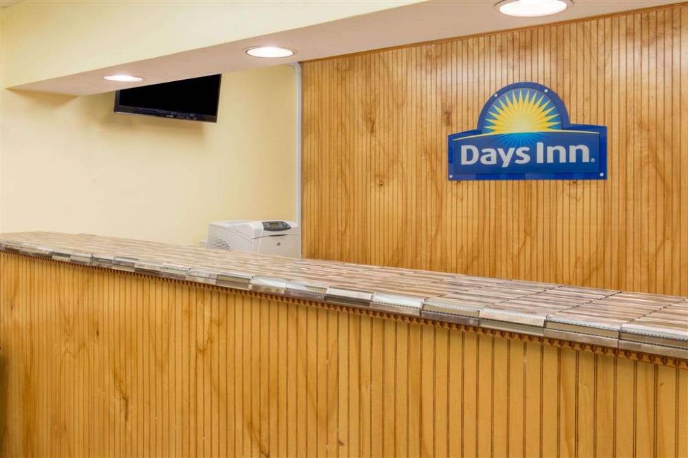 Days Inn And Suites Dayton N 4