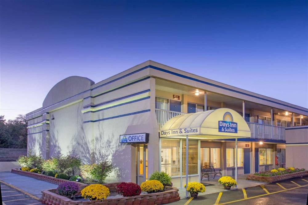 Days Inn And Suites Dayton N 2