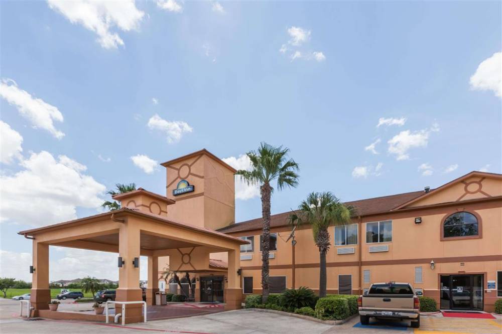 Welcome to the Days Inn and Suites Pasadena