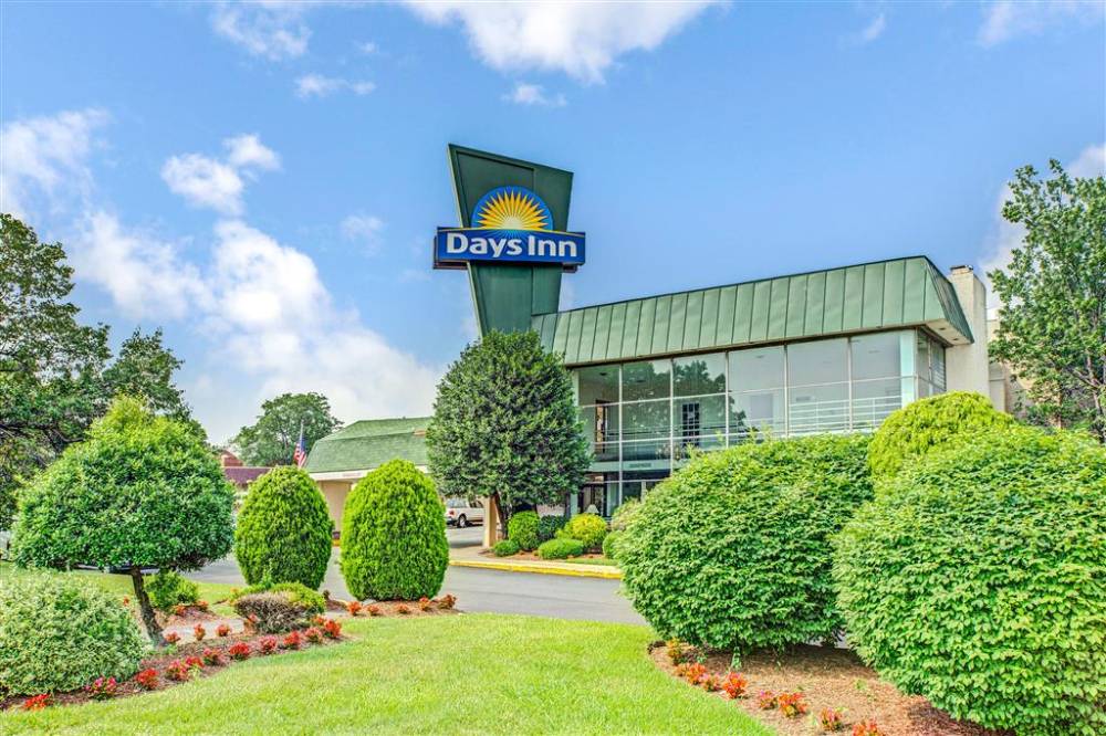 Welcome to the Days Inn Arlington Washington