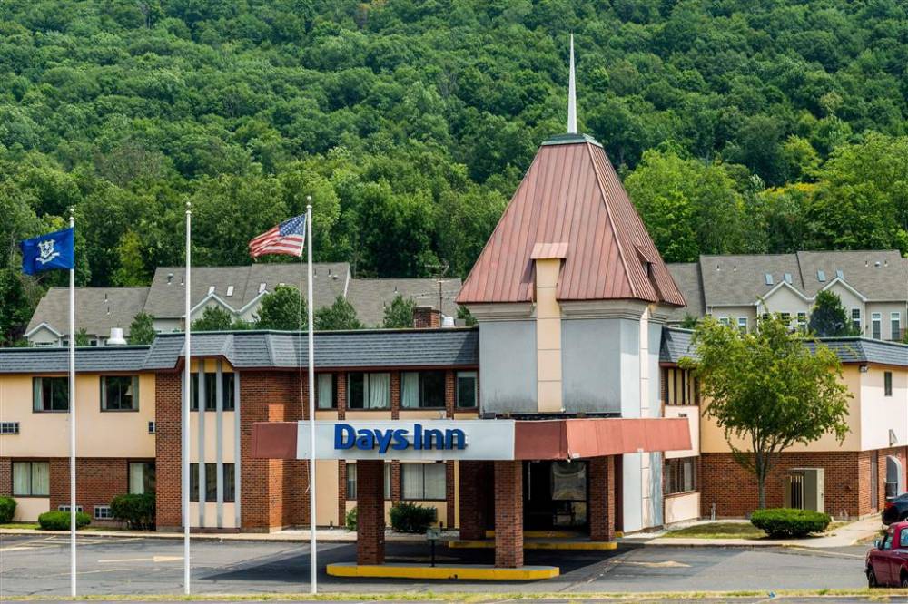 Welcome to the Days Inn Berlin Meriden