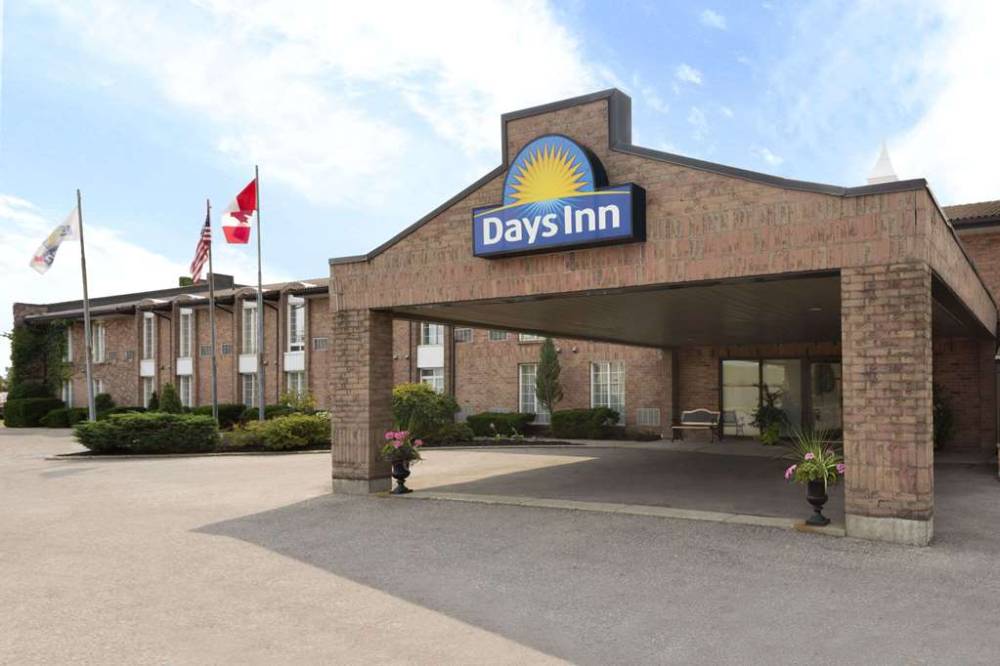 Days Inn By Wyndham Brantford 2