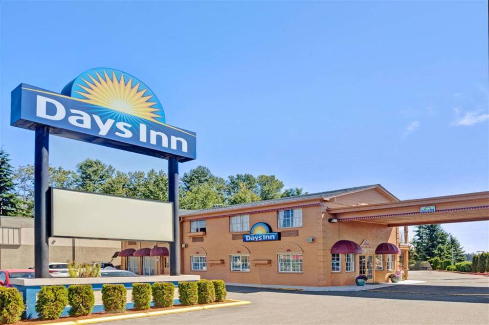 Welcome to the Days Inn Everett