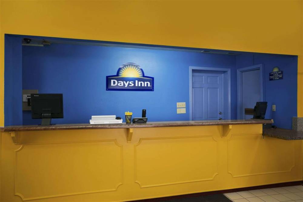 Days Inn By Wyndham Liberty/ne Kansas City 2