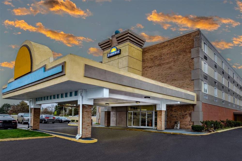 Days Inn By Wyndham Livonia/canton/detroit 2