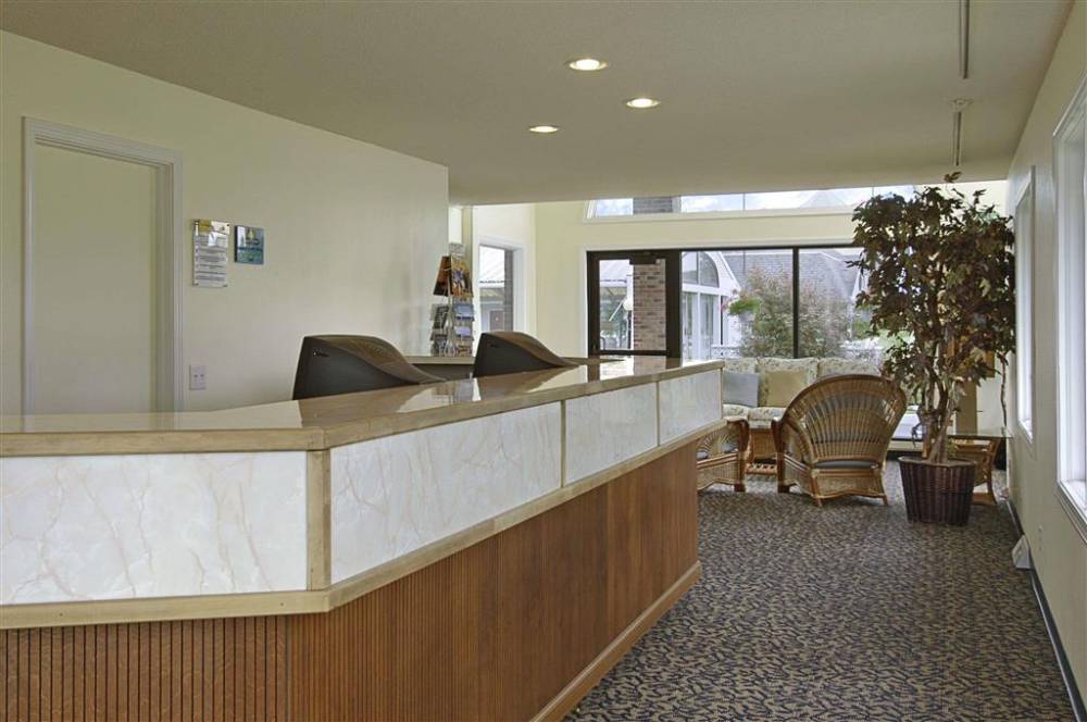 Days Inn By Wyndham Mackinaw City - Lakeview 4