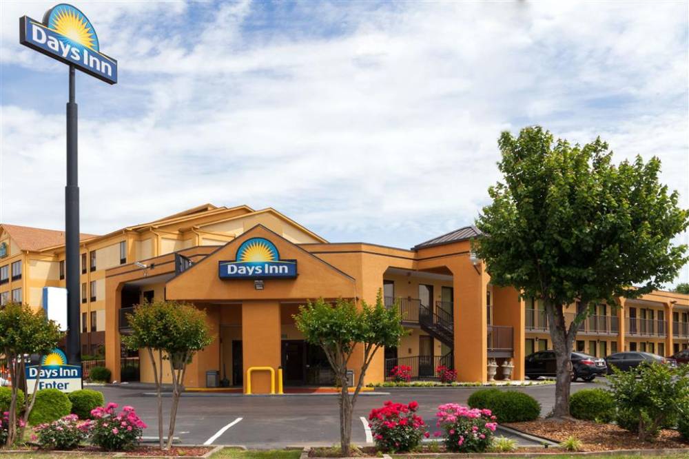 Days Inn By Wyndham Memphis - I40 And Sycamore View 1