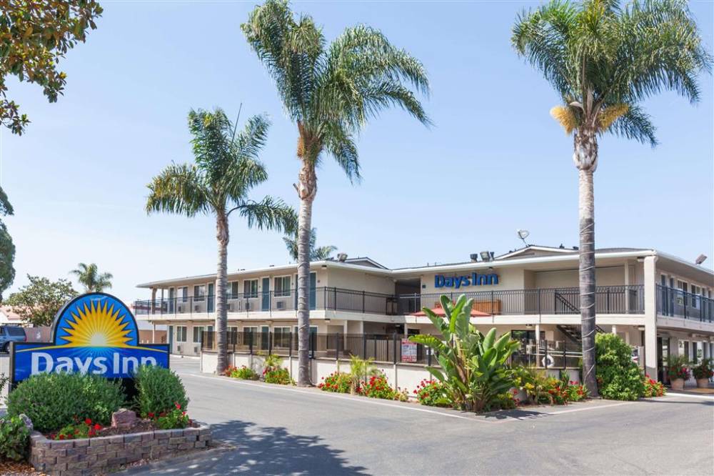 Welcome to the Days Inn Santa Maria