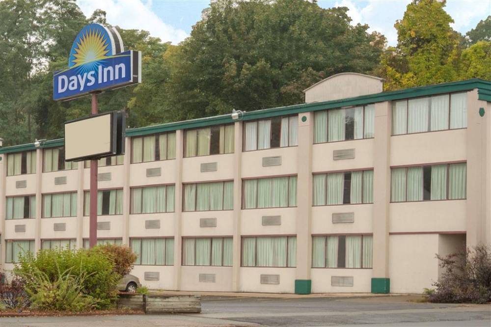 Welcome to the Days Inn Schenectady