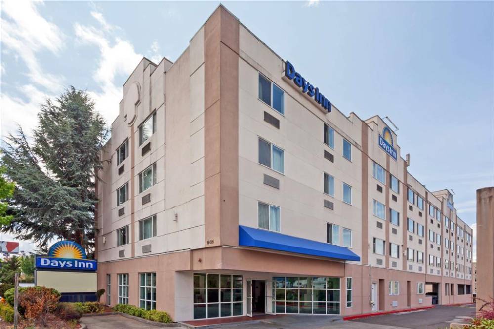 Days Inn By Wyndham Seatac Airport 2