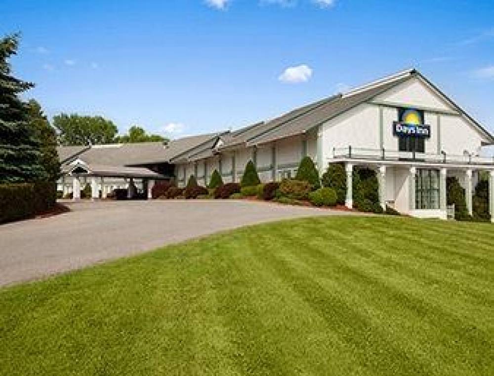 Days Inn By Wyndham Shelburne/burlington 3