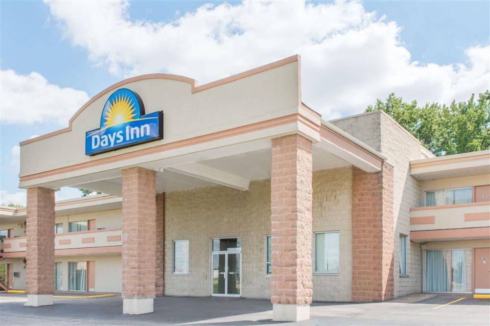 Welcome to the Days Inn St. Louis North