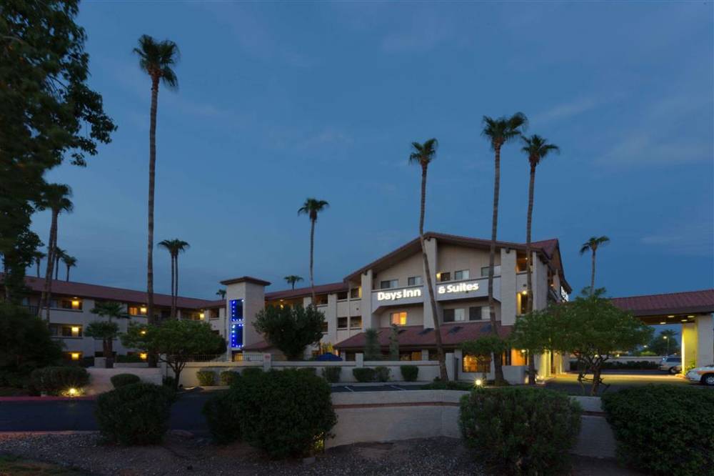 Days Inn and Suites Tempe